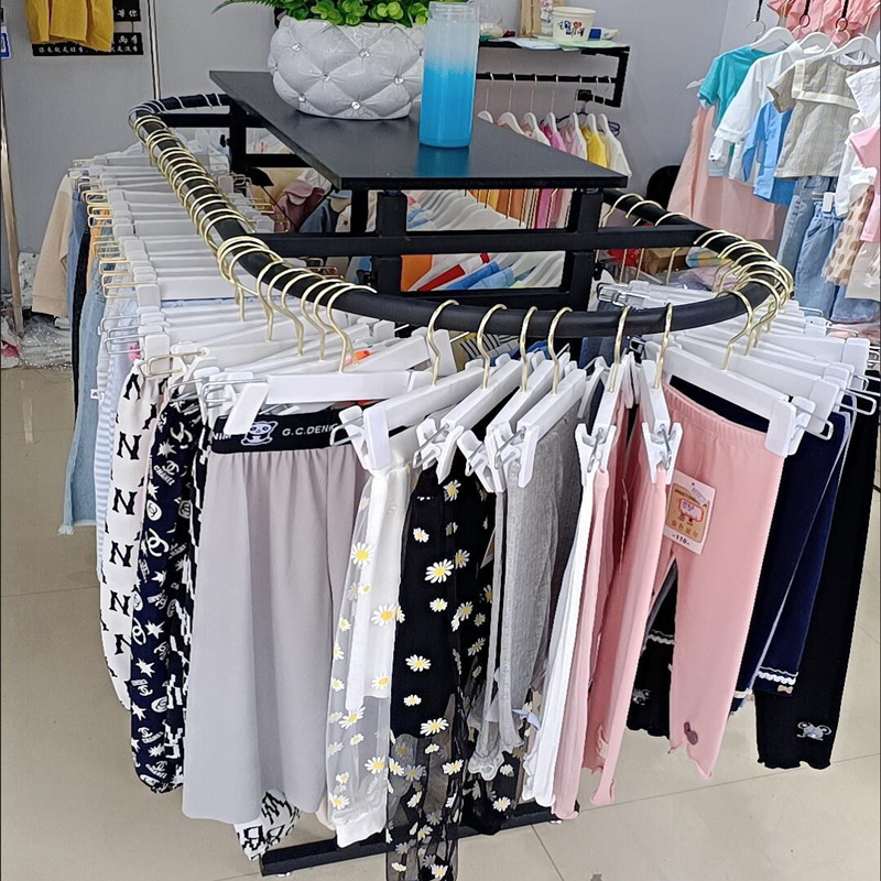 Furniture Hardware Stores - ราวแขวนเสื้อผ้ารูปวงรีสำหรับร้านขายเสื้อผ้าเหล็ก พร้อมราวแขวนด้านข้างแบบขนาน สำหรับเสื้อผ้าผู้ชายและผู้หญิง