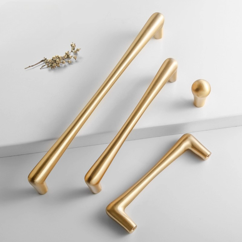 Furniture And Kitchen Hardware Fitting - มือจับเฟอร์นิเจอร์ทองเหลืองสไตล์นอร์ดิก มือจับสีทองสำหรับตู้เสื้อผ้าและลิ้นชัก ฮาร์ดแวร์สำหรับตู้ครัวและตู้เก็บของ