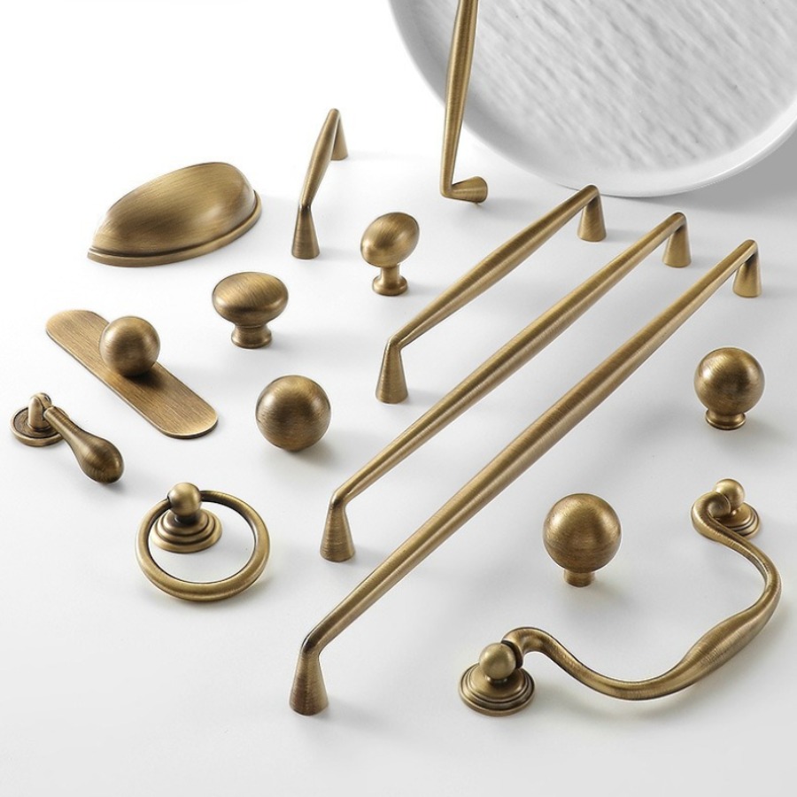 Furniture And Kitchen Hardware Fitting - ฝรั่งเศสวินเทจทองเหลืองเฟอร์นิเจอร์จับสไตล์วินเทจสําหรับตู้เสื้อผ้าลิ้นชักโต๊ะเครื่องแป้งตู้หนังสือตู้ครัวฮาร์ดแวร์ที่เหมาะสม