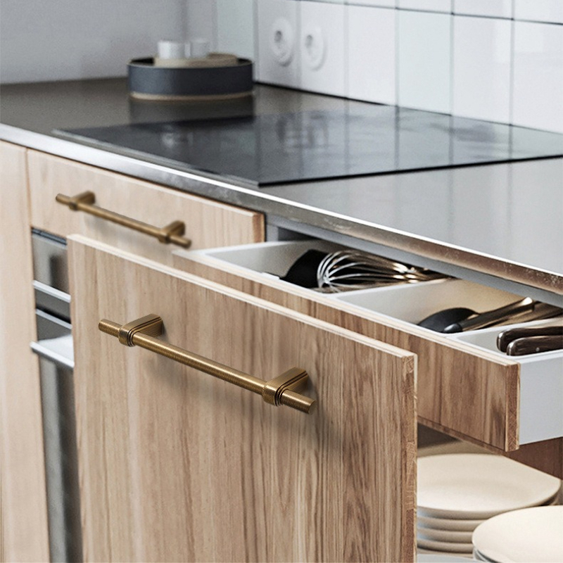 Furniture And Kitchen Hardware Fitting - มือจับทองเหลืองโบราณสำหรับเฟอร์นิเจอร์ มือจับและลูกบิดตู้เสื้อผ้าห้องนอนสีบรอนซ์ อุปกรณ์ฮาร์ดแวร์ มือจับลิ้นชักครัว
